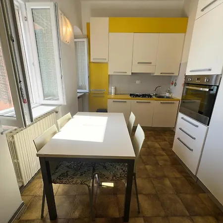 Apartament Bilocale Al Mare - San Terenzo, Lerici